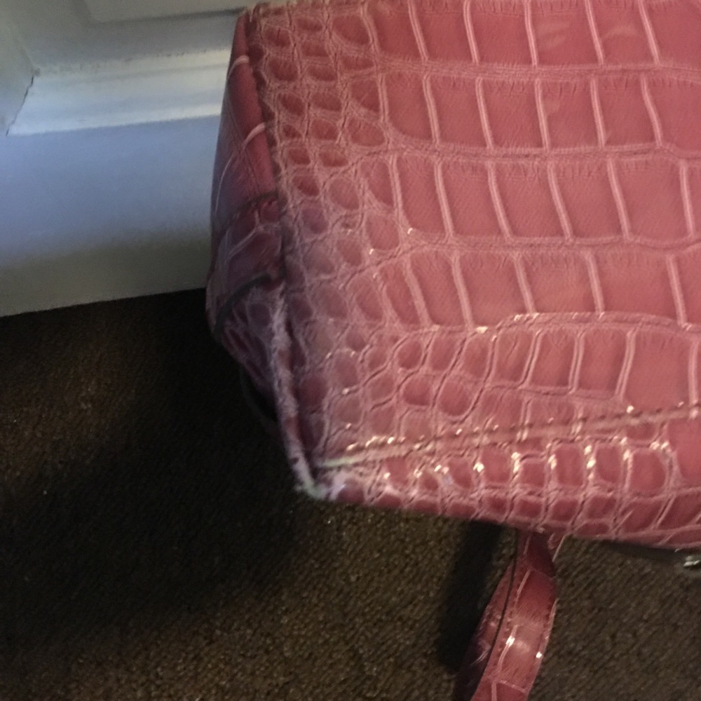 Guess Raspberry Large Purse - Picture 4 of 8